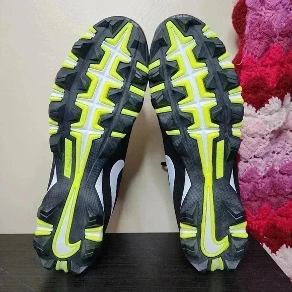 New NIKE Alpha Menace Shark Pro Mid Football Cleats Black 922813-109 Size 16 - Picture 5 of 6